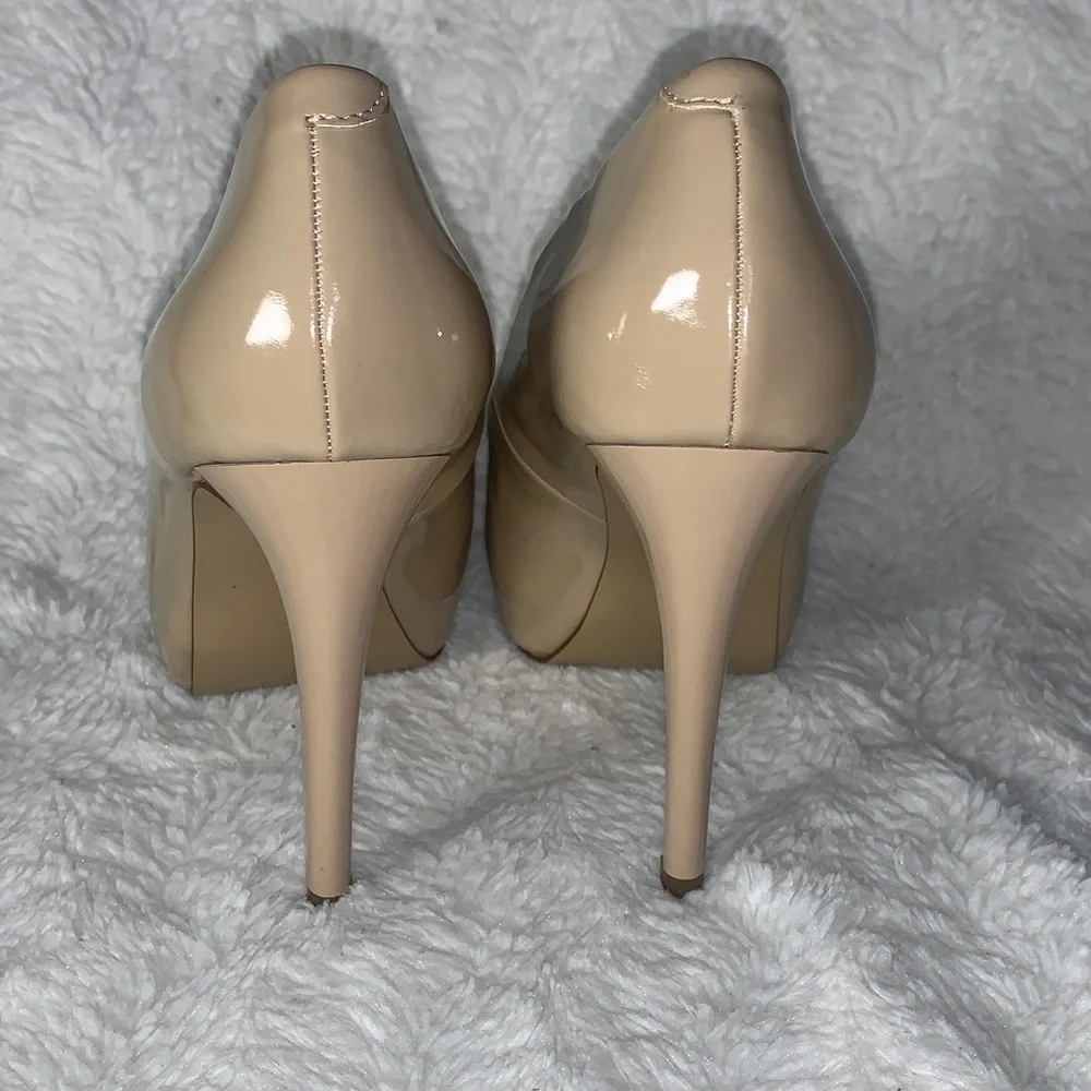 Guess Women's Beige Peep Toe Heels - Picture 4 of 7